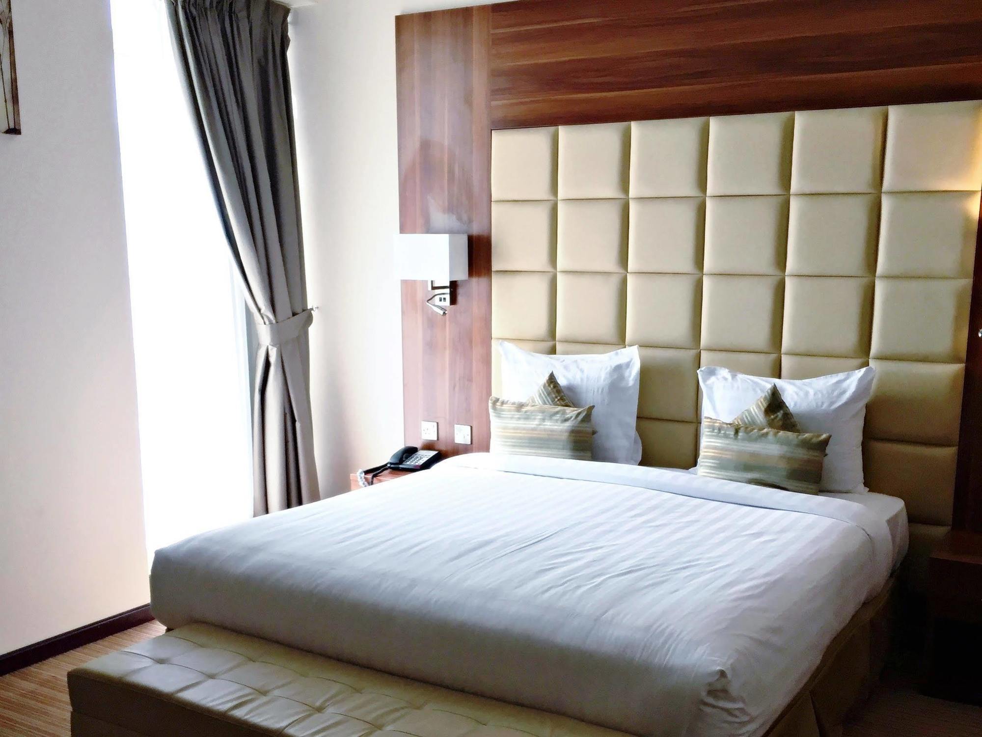 Golden Ocean Hotel Доха Экстерьер фото